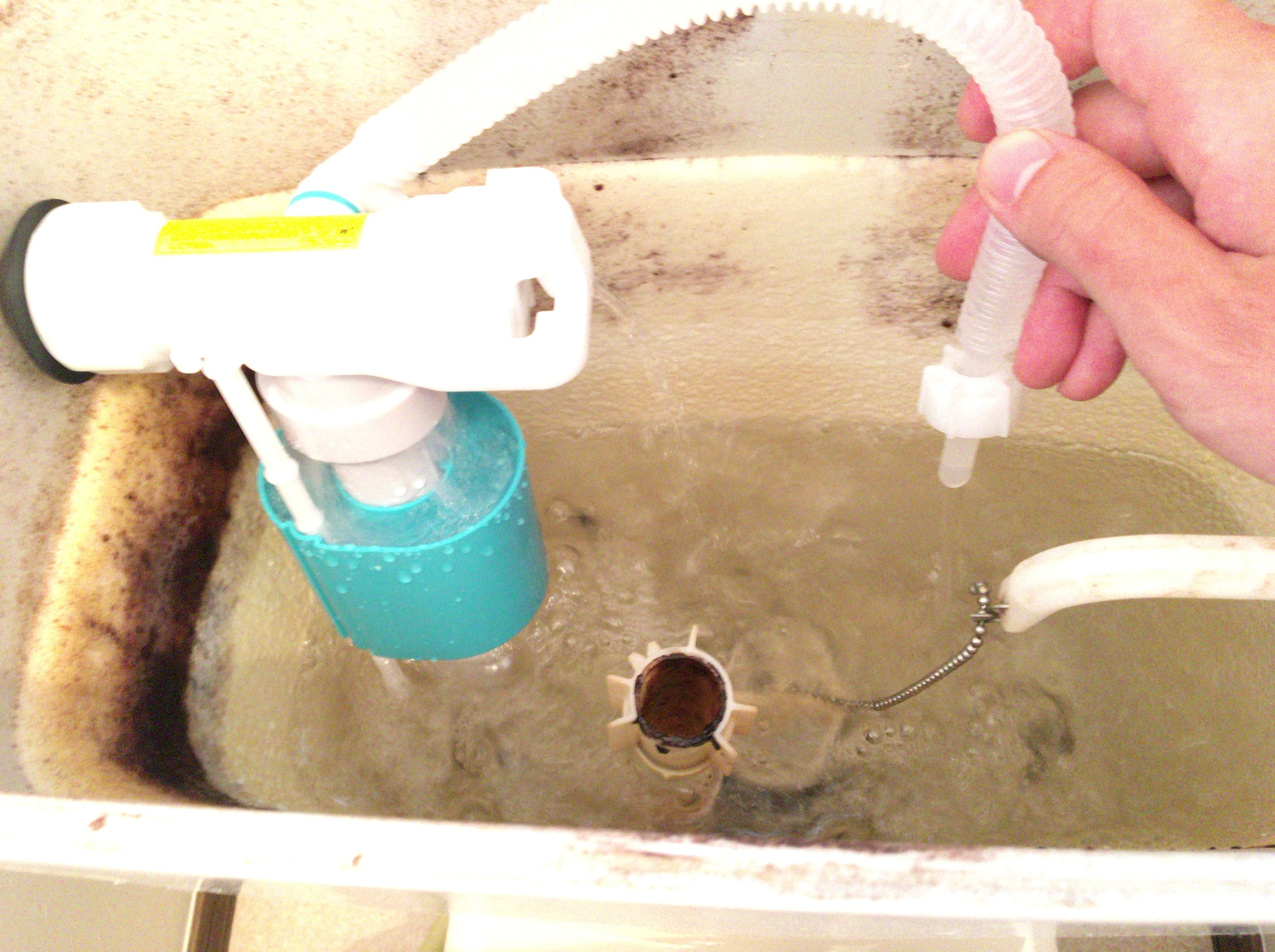 トイレのタンク内の水漏れを修理し自分で直す方法 ボールタップを交換して節水効果も！ 宮城の家づくり情報局